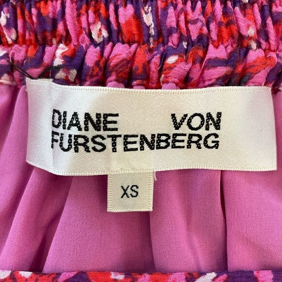 EUC Diane von Furstenburg skirt Silk Sz. XS Pink - Picture 4 of 4